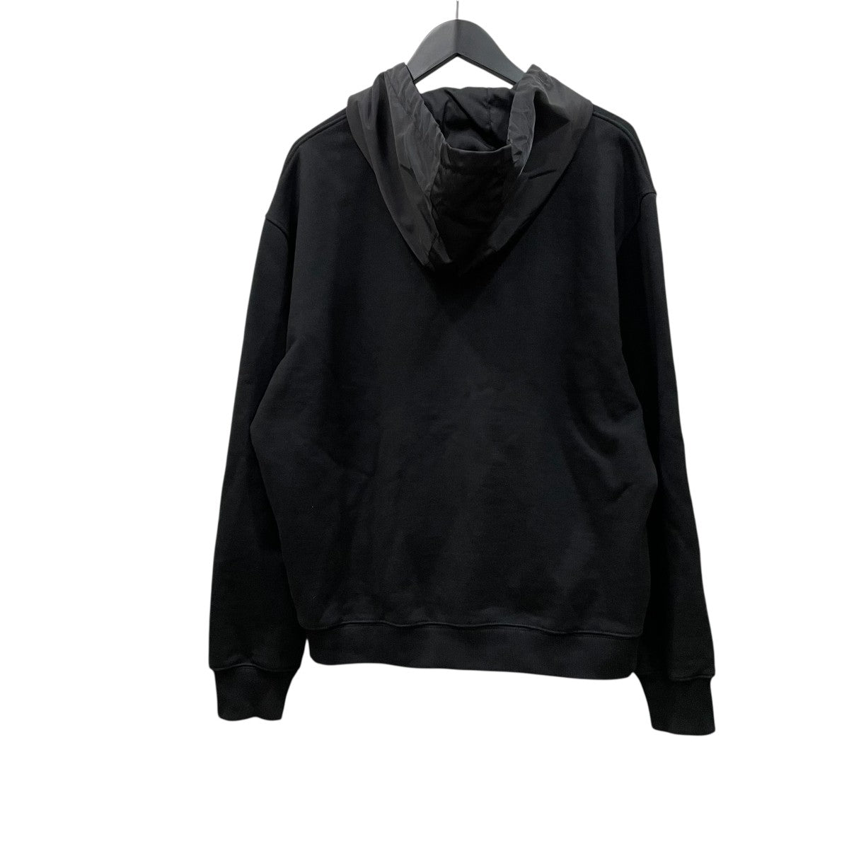 PRADA 黒 シティーパーカー、スタイリッシュ、ブランド、人気、暖かい、古着 PRADA 黒 シティーパーカー、スタイリッシュ、ブランド、人気、暖かい