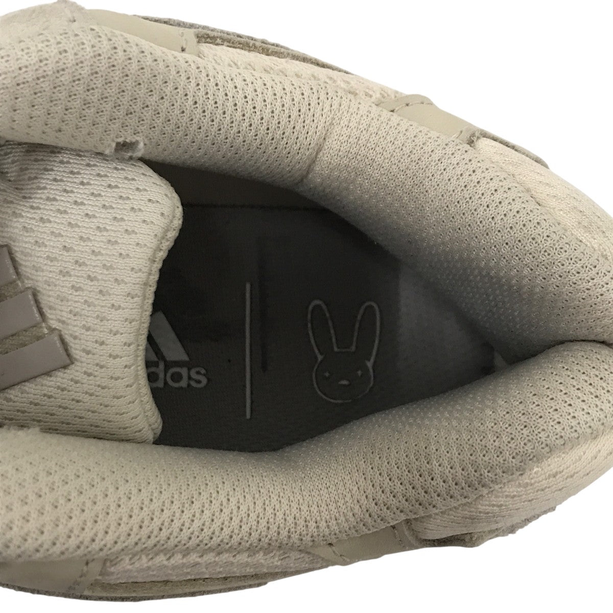 Bad Bunnyスニーカー