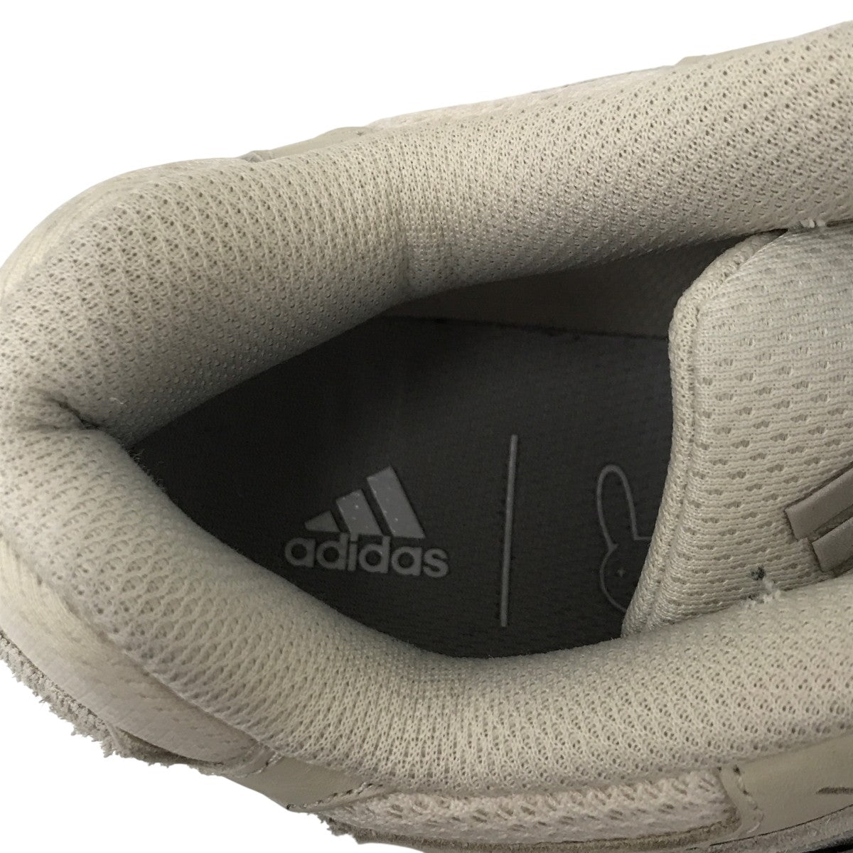 Bad Bunnyスニーカー