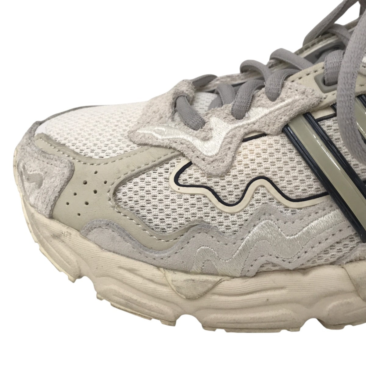 Bad Bunnyスニーカー