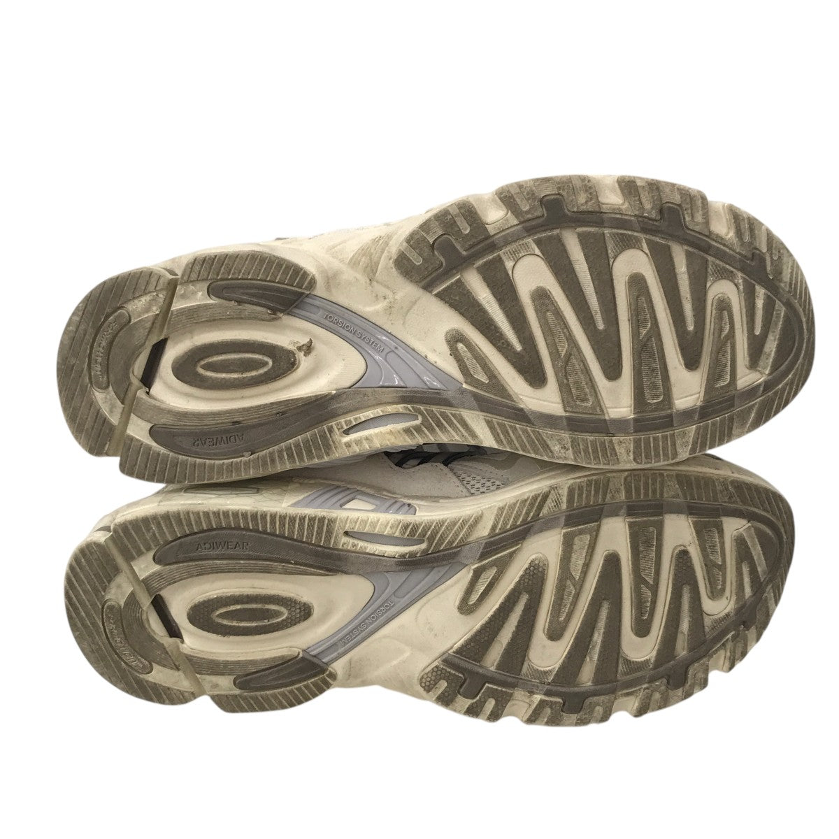 Bad Bunnyスニーカー