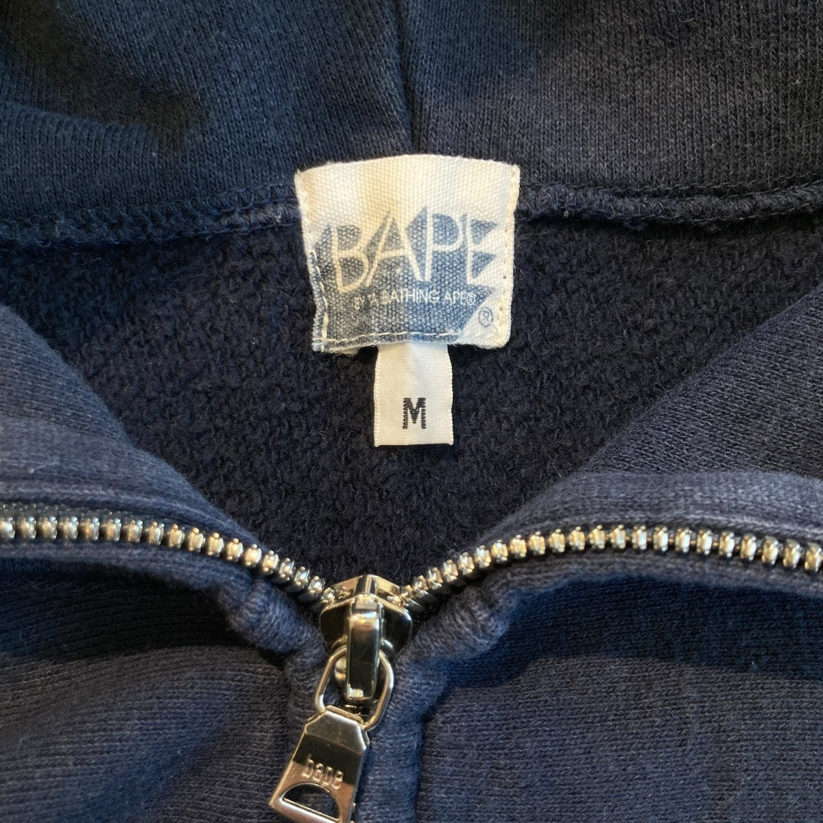 ジップパーカー