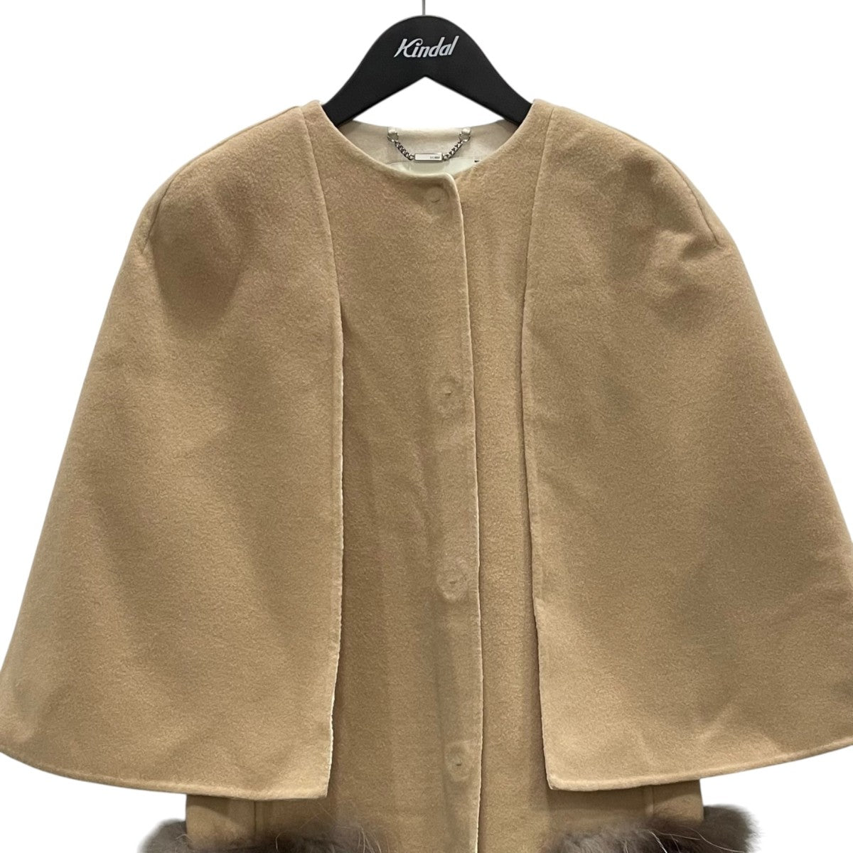 美品フェンディケープコートファーポケット42黒 FENDI(フェンディ) フォックスファーポケットケープコート12CPF-19
