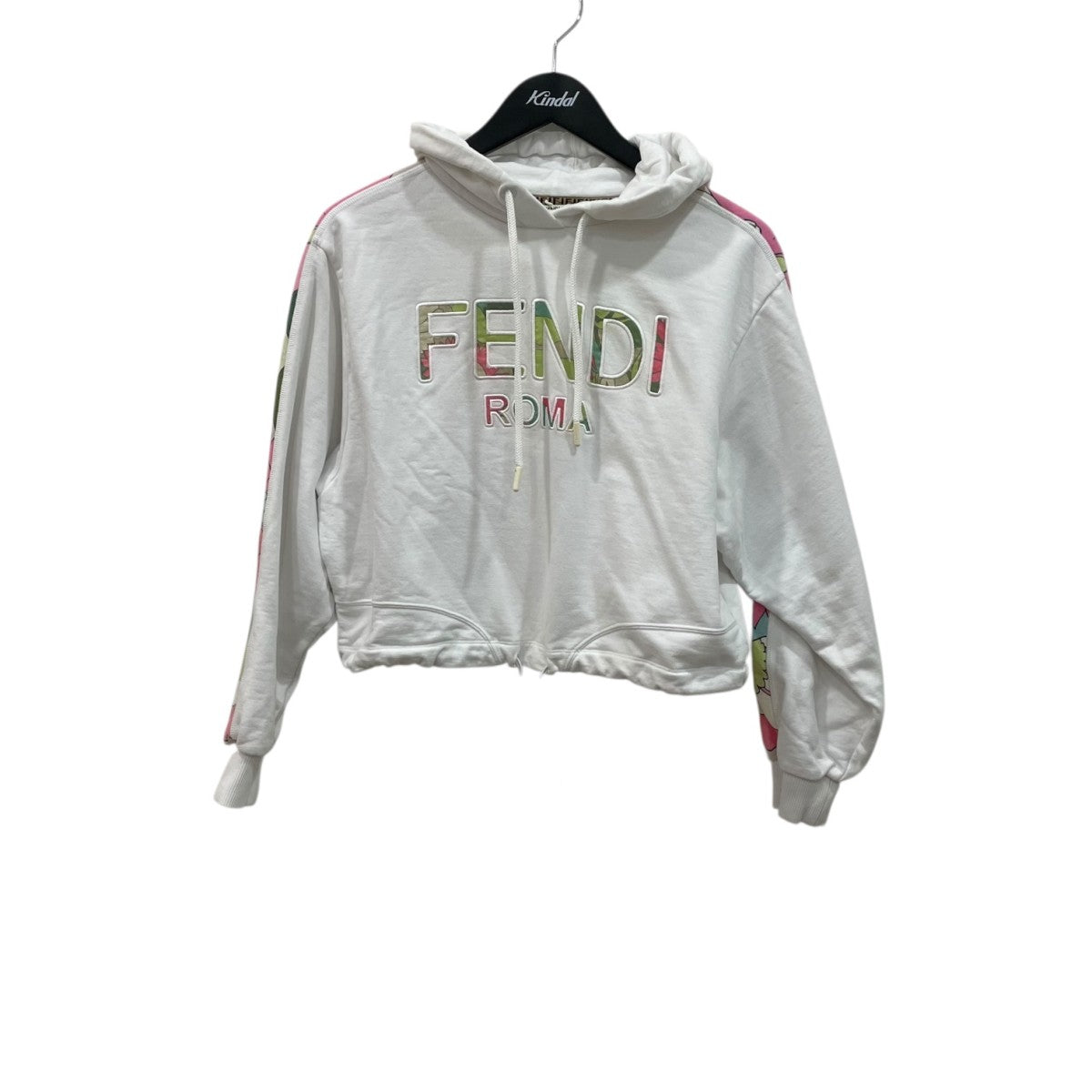 FENDI ショート丈パーカーFS7291 古着・中古-1枚目のアイテム画像