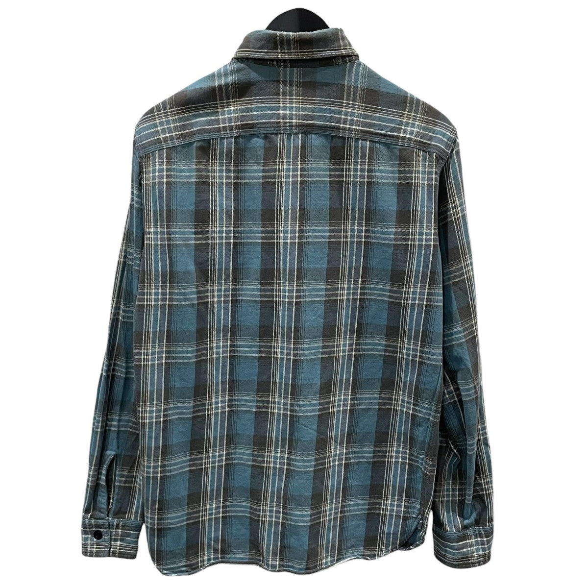 チェック柄シャツ