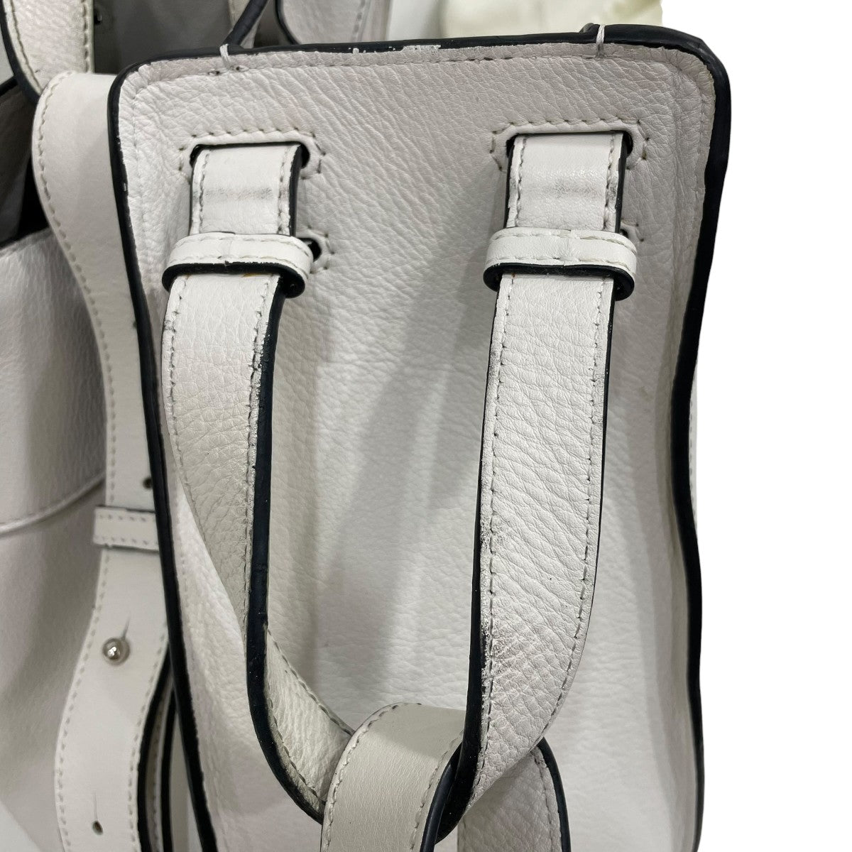 LOEWE(ロエベ) ミディアムショルダーバッグ ホワイト｜【公式