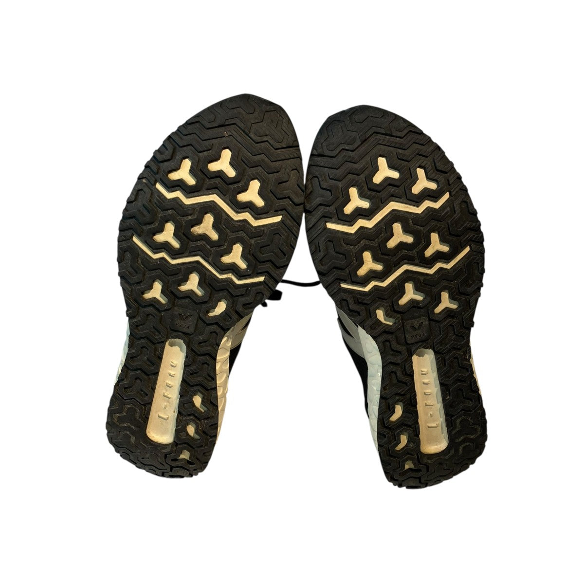 Rubber-Trimmed V-Knit Sneakersスニーカー
