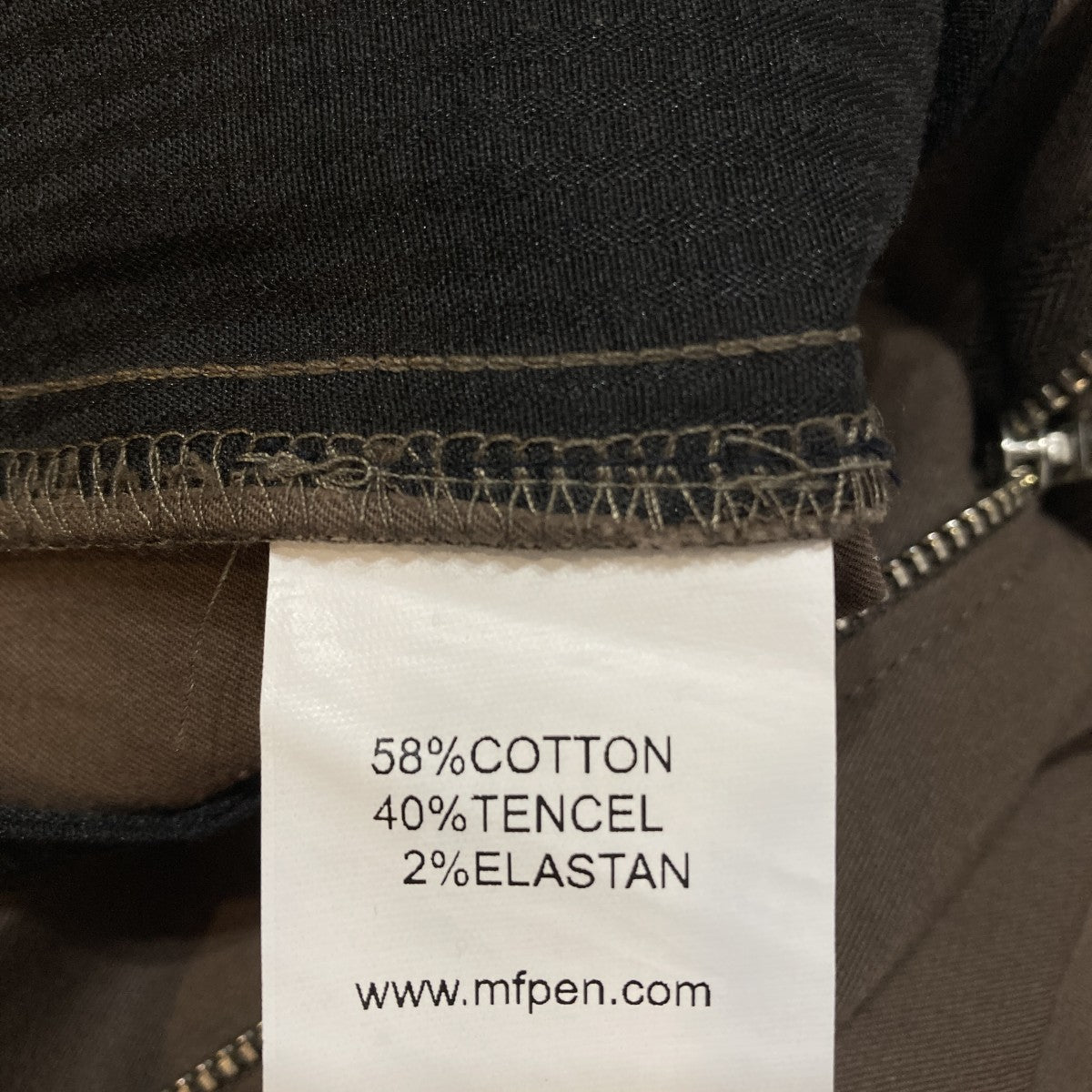 タックパンツ