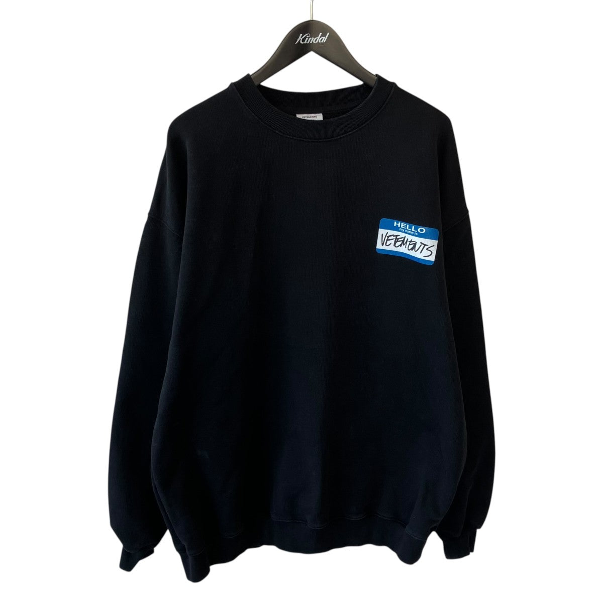 VETEMENTS 21AWHELLO my name is CrewneckトレーナーUA52TR630B 古着・中古-1枚目のアイテム画像
