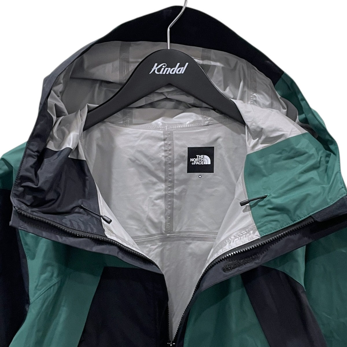 マウンテンパーカー Geometric Dot Shot Jacket ジオメトリックドットショットジャケット NP12550R