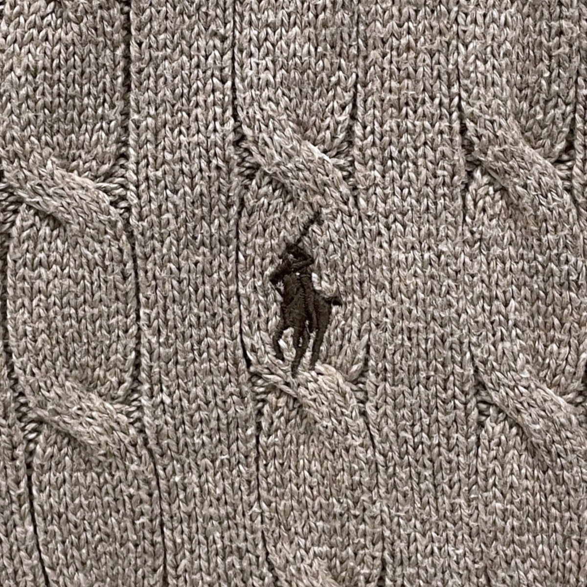 ケーブルニットコットンセーターベスト CABLE-KNIT COTTON SWEATER VEST