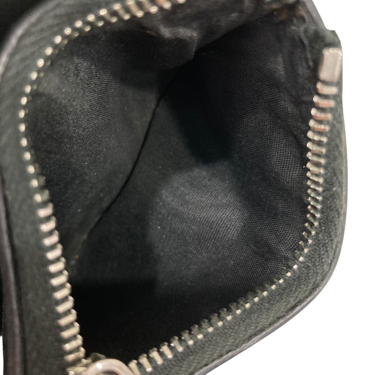 二つ折り財布