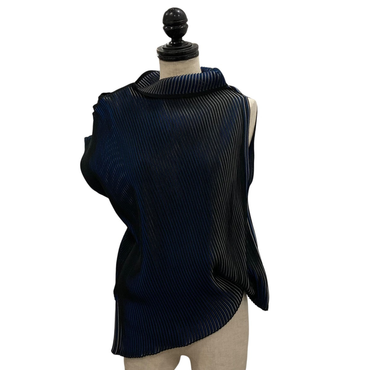 PLEATS PLEASE 26SSFACET KNIT 132．5カットソーIL61KN721 古着・中古-1枚目のアイテム画像
