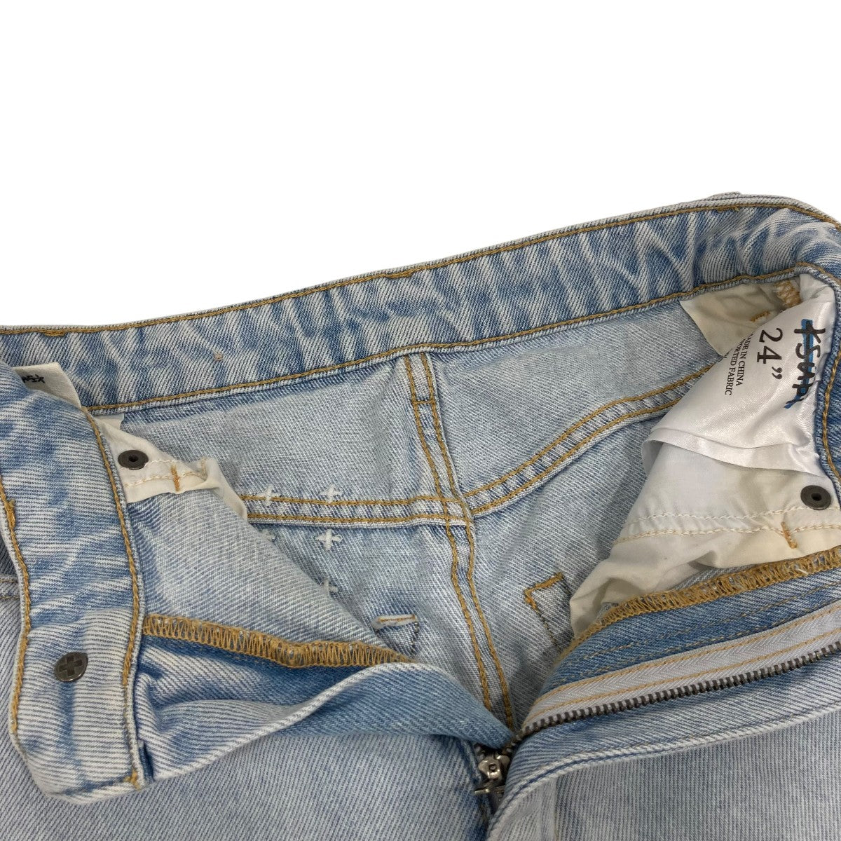 デニムパンツ