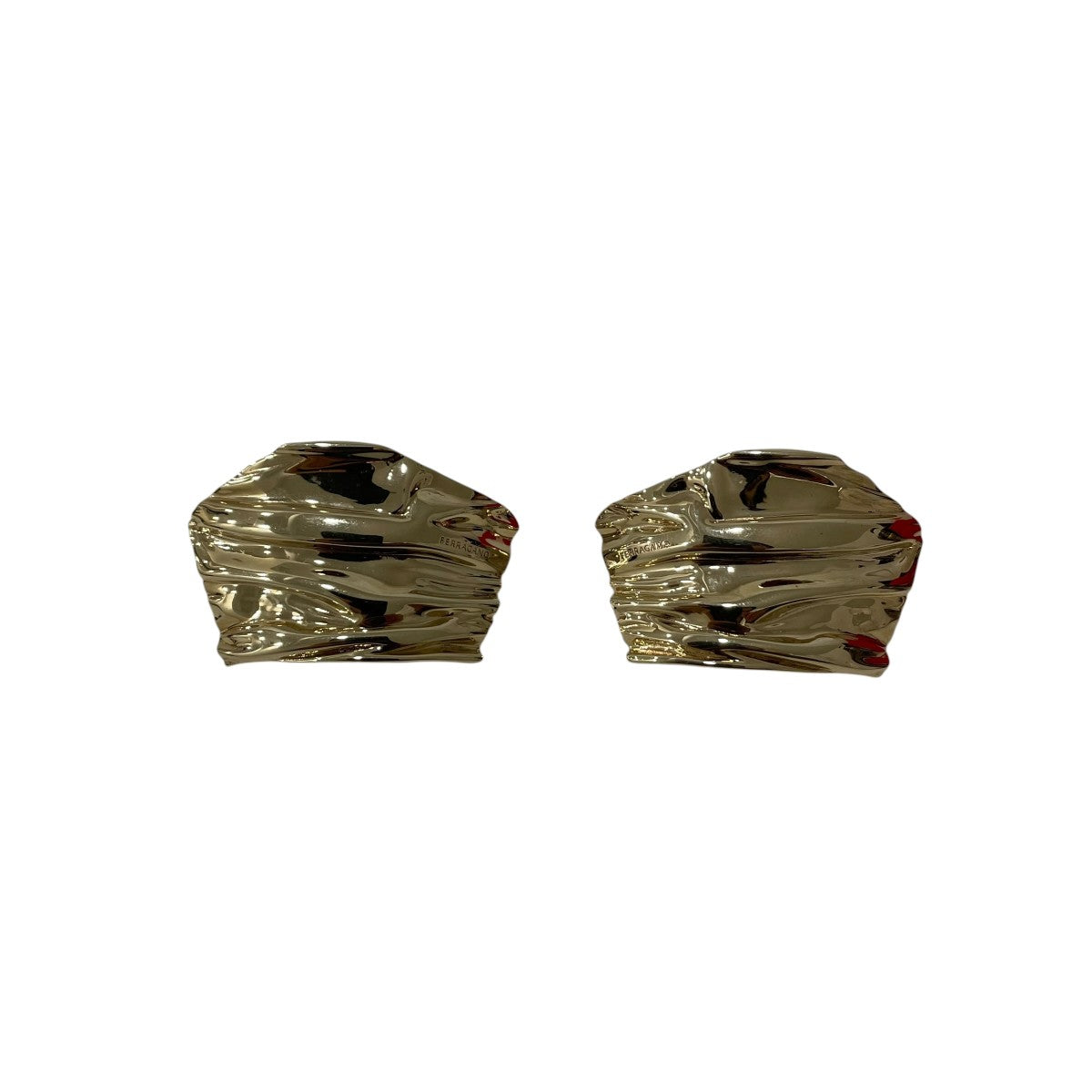 ピアス