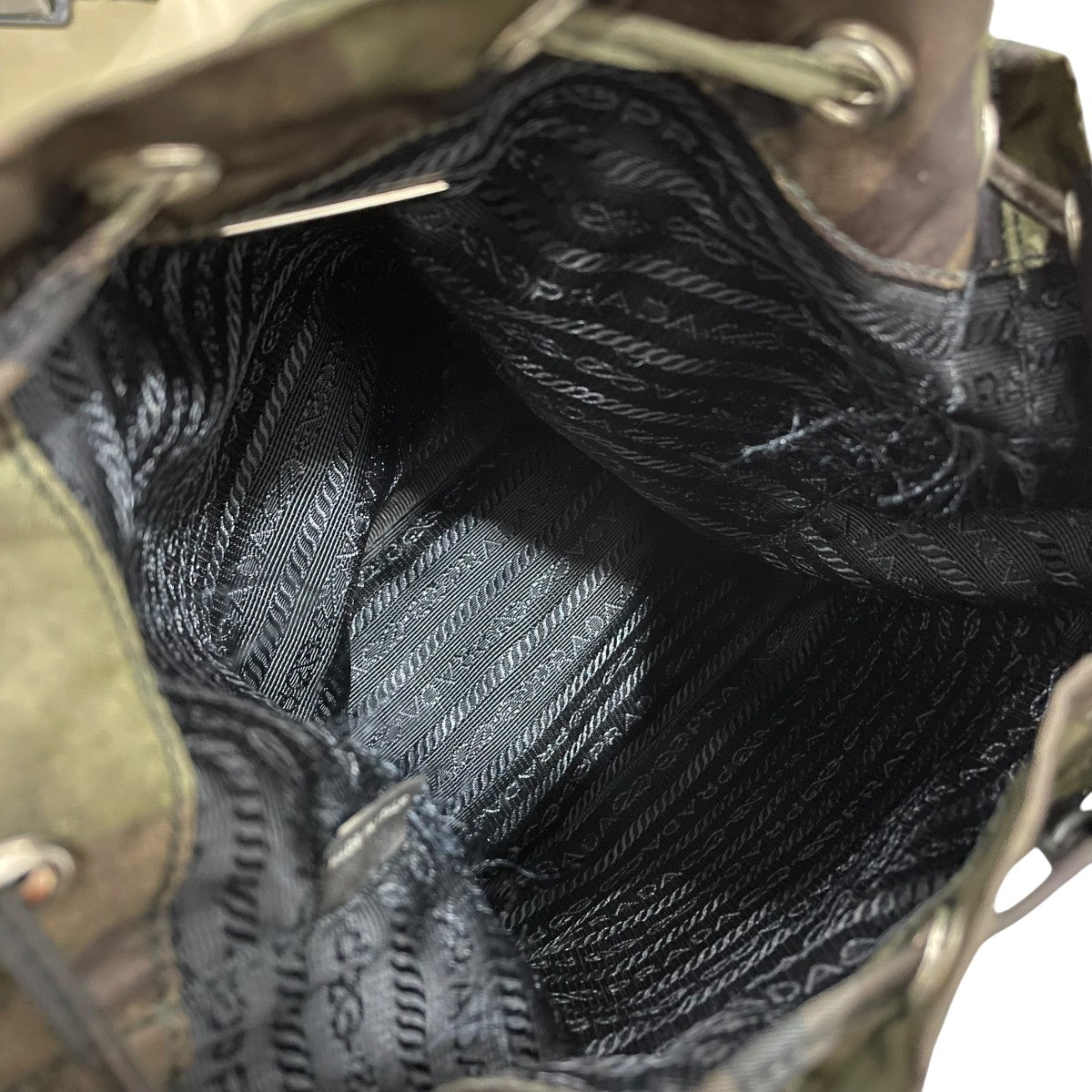 カモフラージュ柄ショルダーバッグ