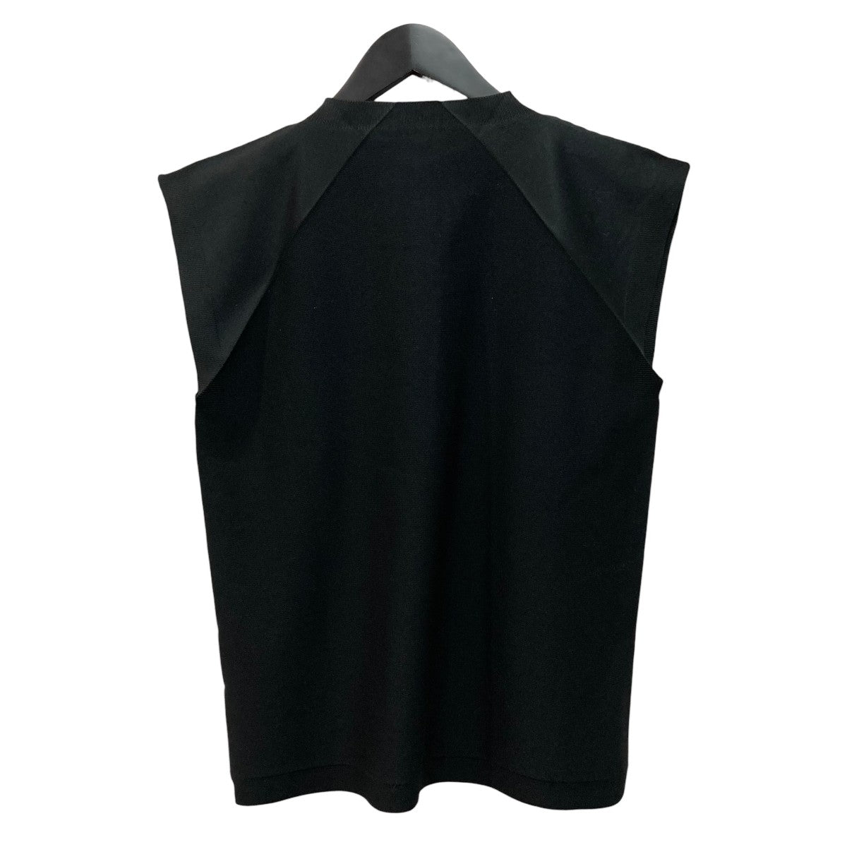 132 5． ISSEY MIYAKE(イチサンニーゴーイッセイミヤケ) 26AWF-KN