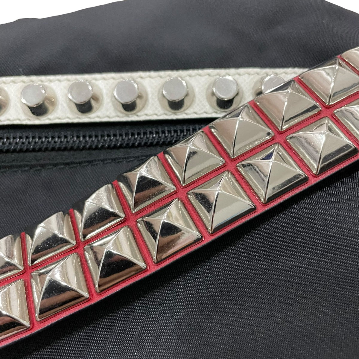 New Vela Studded Nylon Shoulder Bagショルダーバッグ1BD118