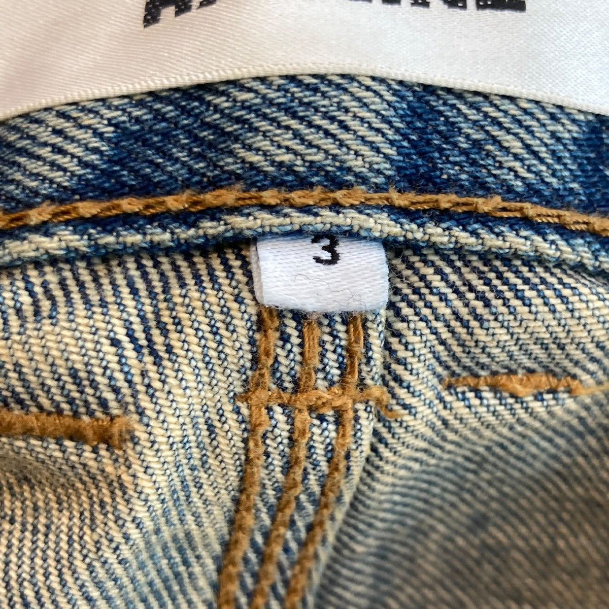 デニムパンツ