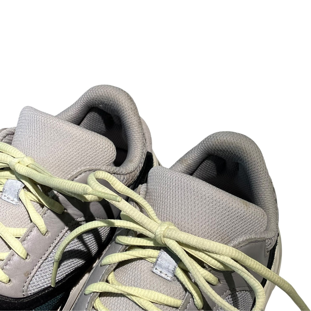 YEEZY Boost 700 Wave RunneスニーカーB75571