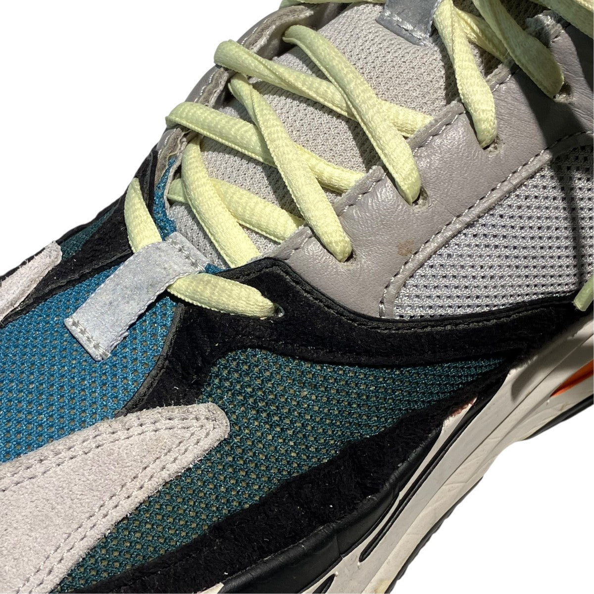YEEZY Boost 700 Wave RunneスニーカーB75571