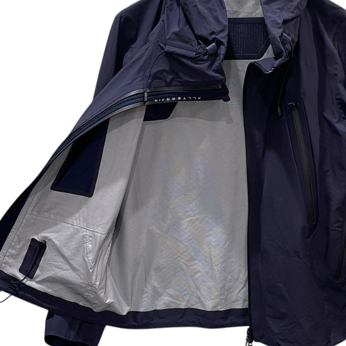Descente ALLTERRAIN マウンテンパーカー INNER SURFACE TECHNOLOGY PARAHOOD JACKET インナーサーフェステクノロジー パラフードジャケット DIA3603U 古着・中古-4枚目のアイテム画像
