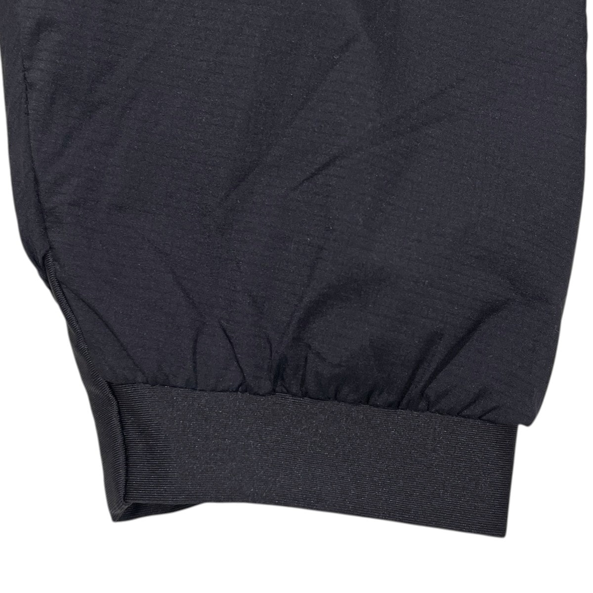 ジップアップ中綿ジャケット Atom LT Hoody 24108