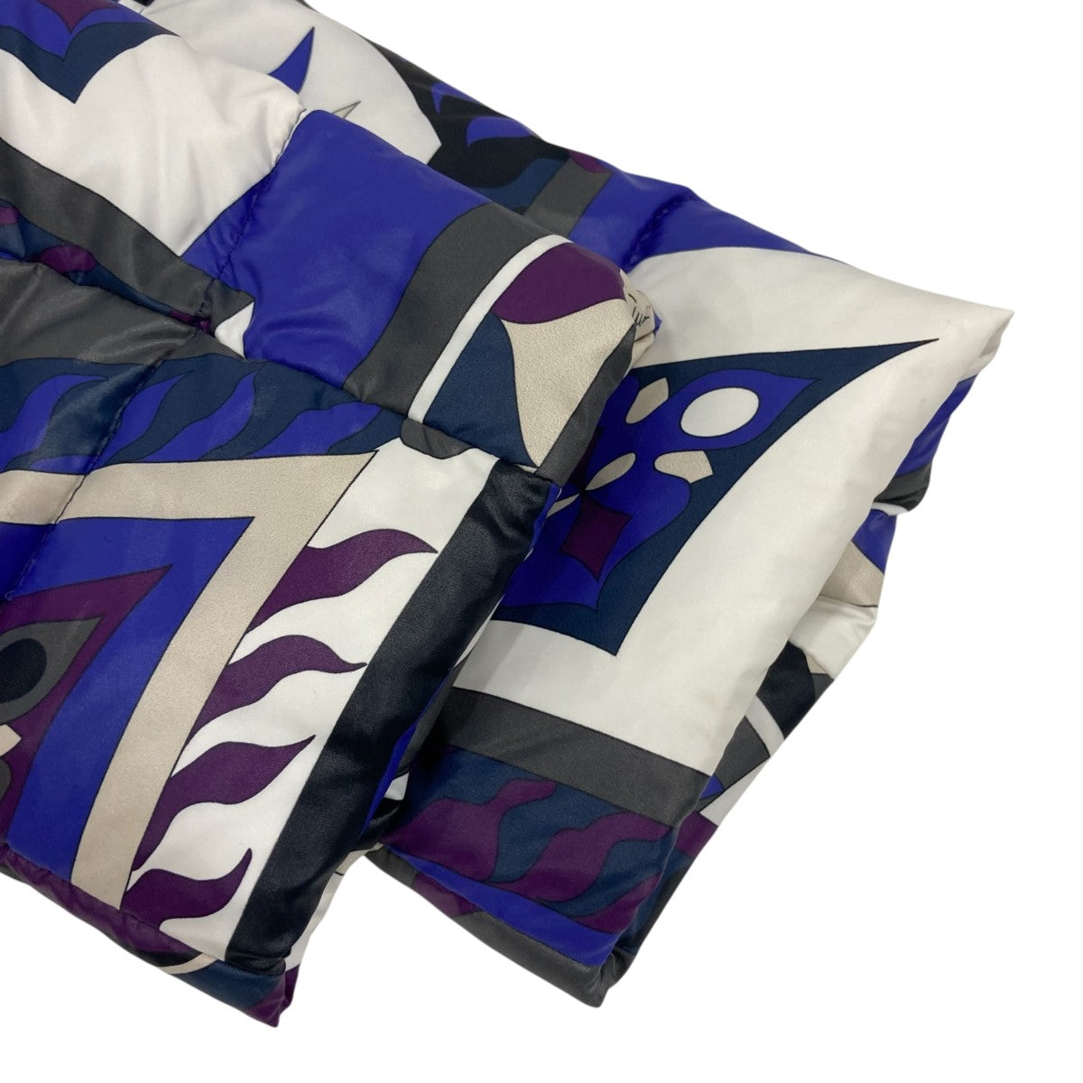 Emilio Pucci ダウンジャケット06YB05 古着・中古-4枚目のアイテム画像