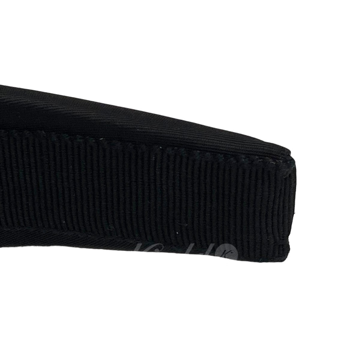 PRADA Re Nylon トライアングルロゴ カチューシャ 1IH016 の古着・中古アイテム