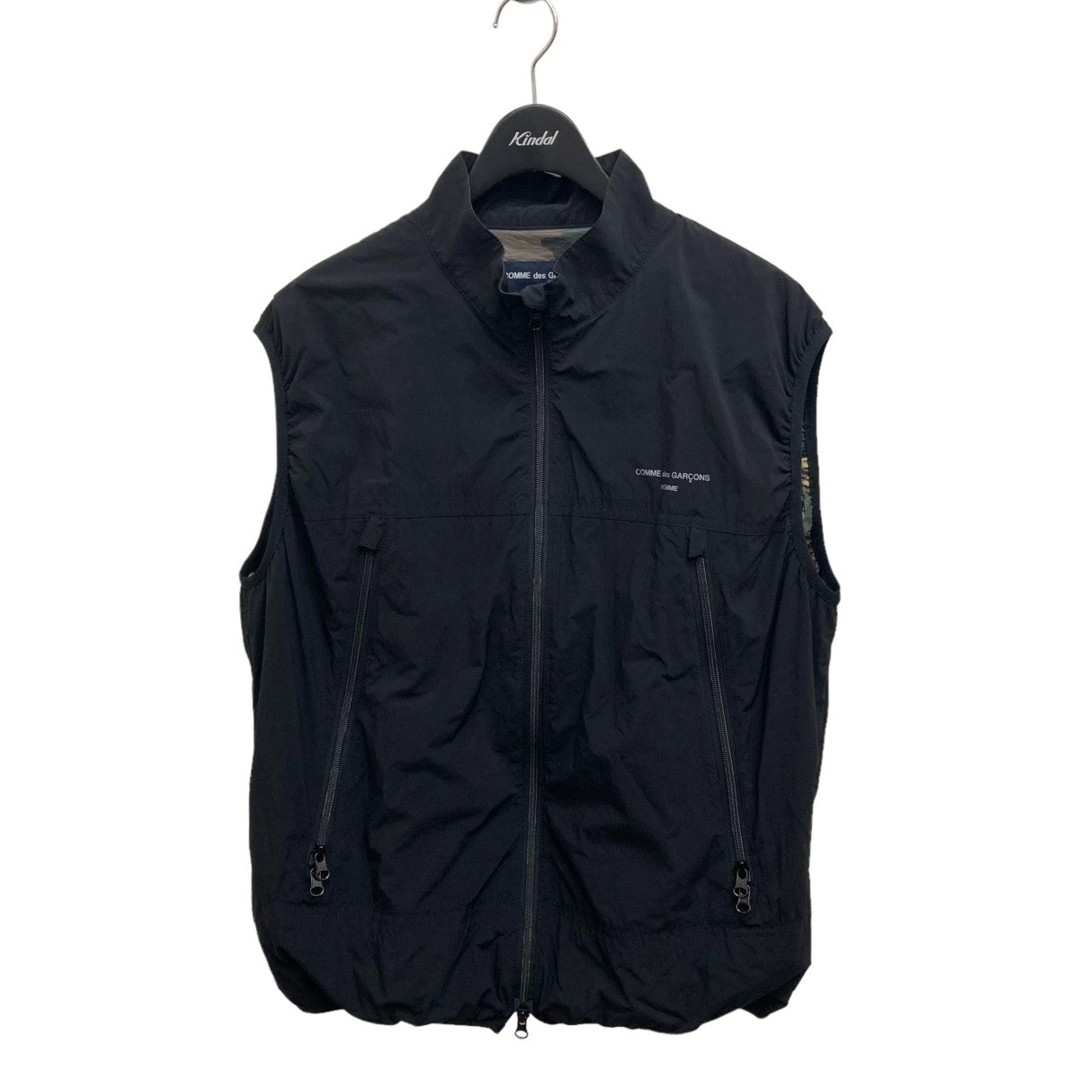 COMME des GARCONS HOMME ナイロンタイプライター 23AWベストHM-V001 の古着・中古アイテム