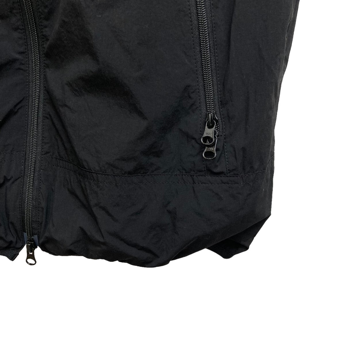COMME des GARCONS HOMME ナイロンタイプライター 23AWベストHM-V001 の古着・中古アイテム