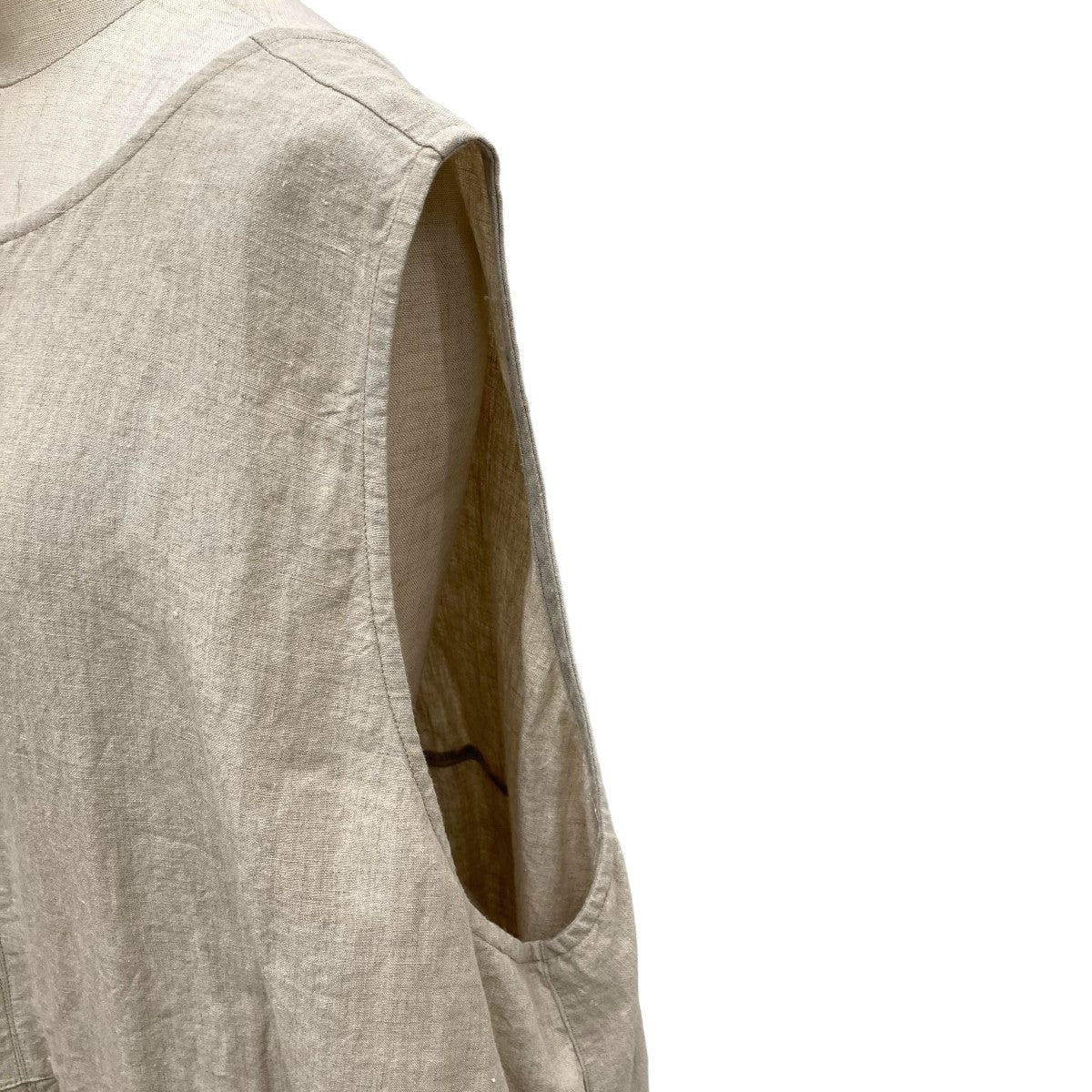 ネストローブ　ブラックリネン バックVネックノースリーブワンピース 　キナリ nest Robe(ネストローブ) 22SSブラックリネンバックVネック
