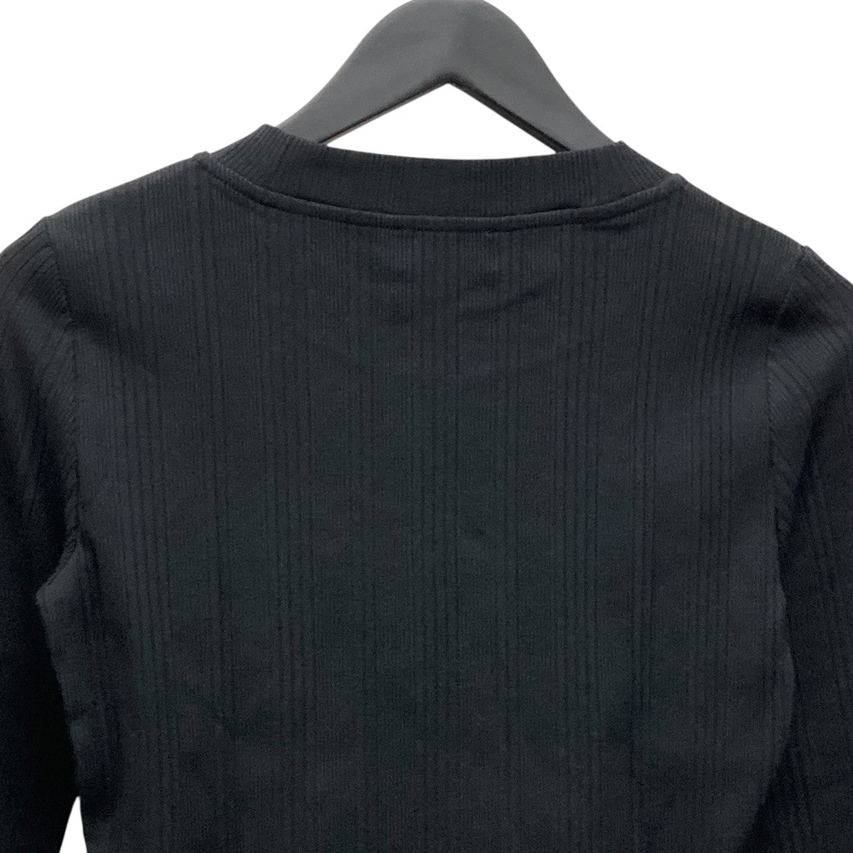 カルバンクラインジーンズ   Jeans CKロゴリブロングスリーブベビーTシャツ J224783 ブラック サイズ：S Calvin Klein tシャツ CKロゴリブロングスリーブベビーTシャツ