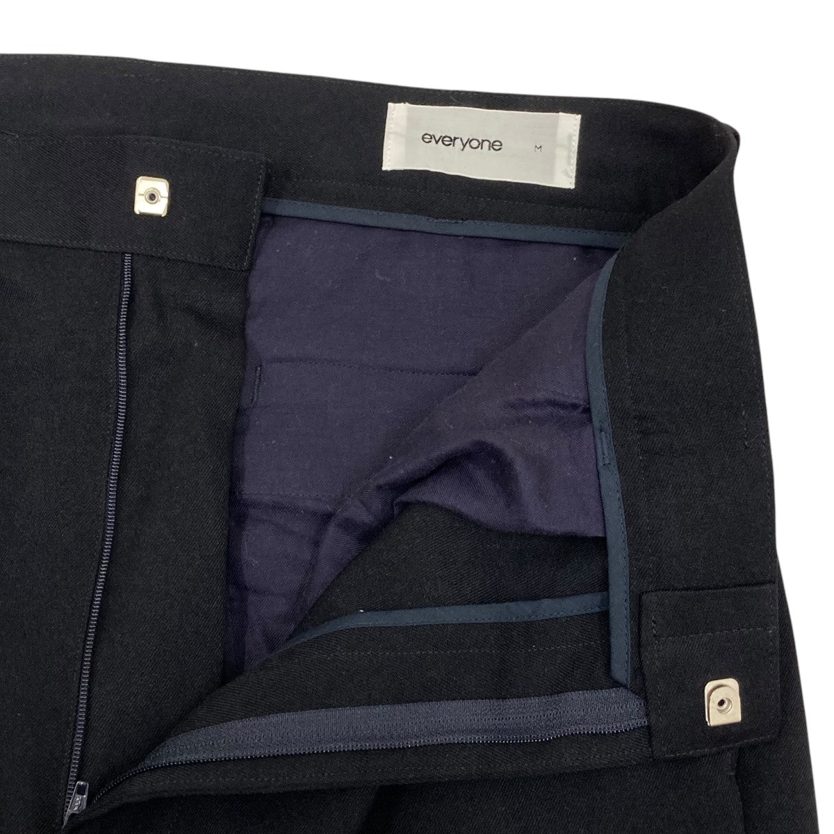 エブリワン×ファーラーのWool Adjustable Trousers スラックス EV23-PT02です。 everyone×FARAH 古着・中古 ボトムス アイテム