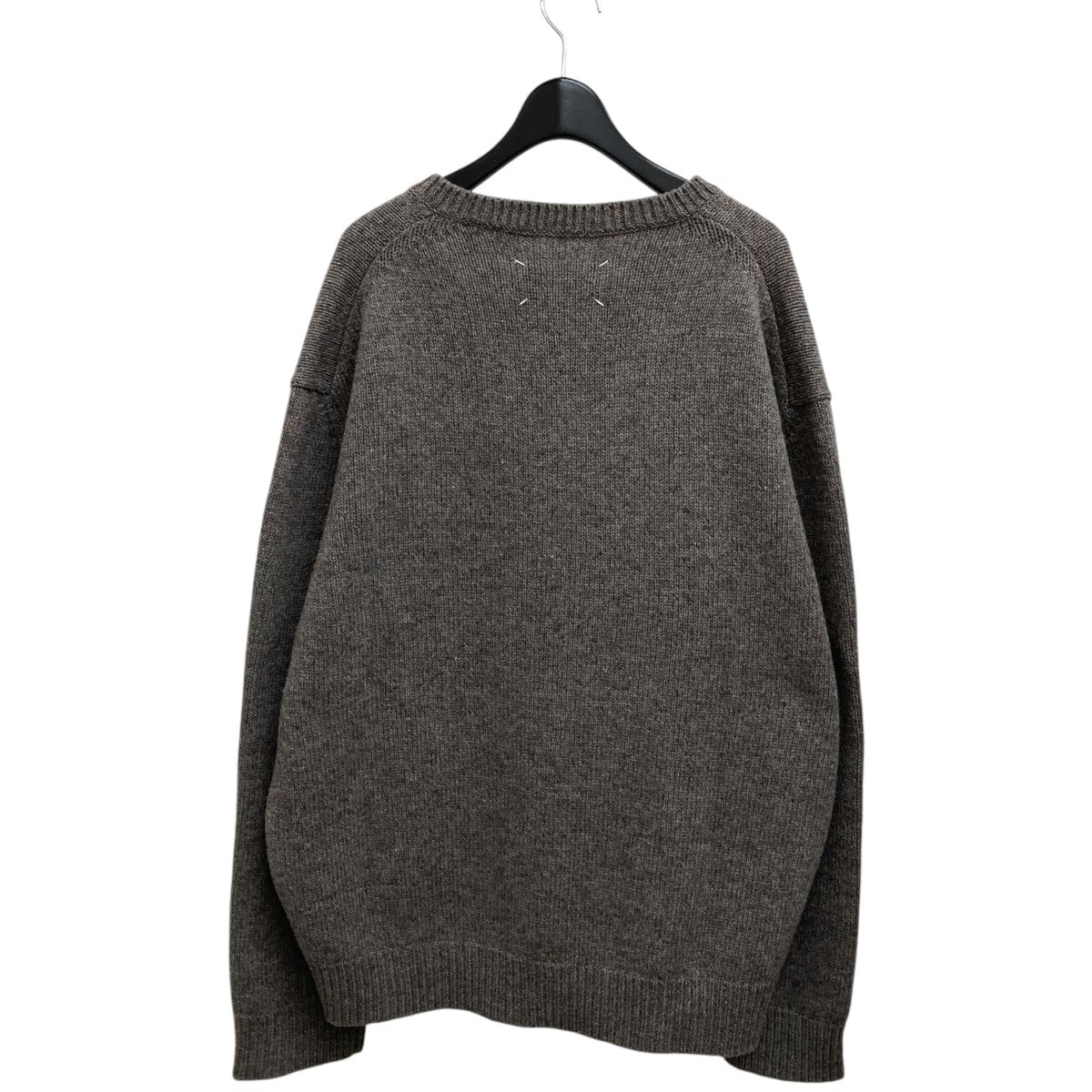 メゾンマルジェラの24AW 5G Shetland V-Neck knit Vネックニット S50HN0007です。 Maison Margiela 古着・中古 トップス アイテム