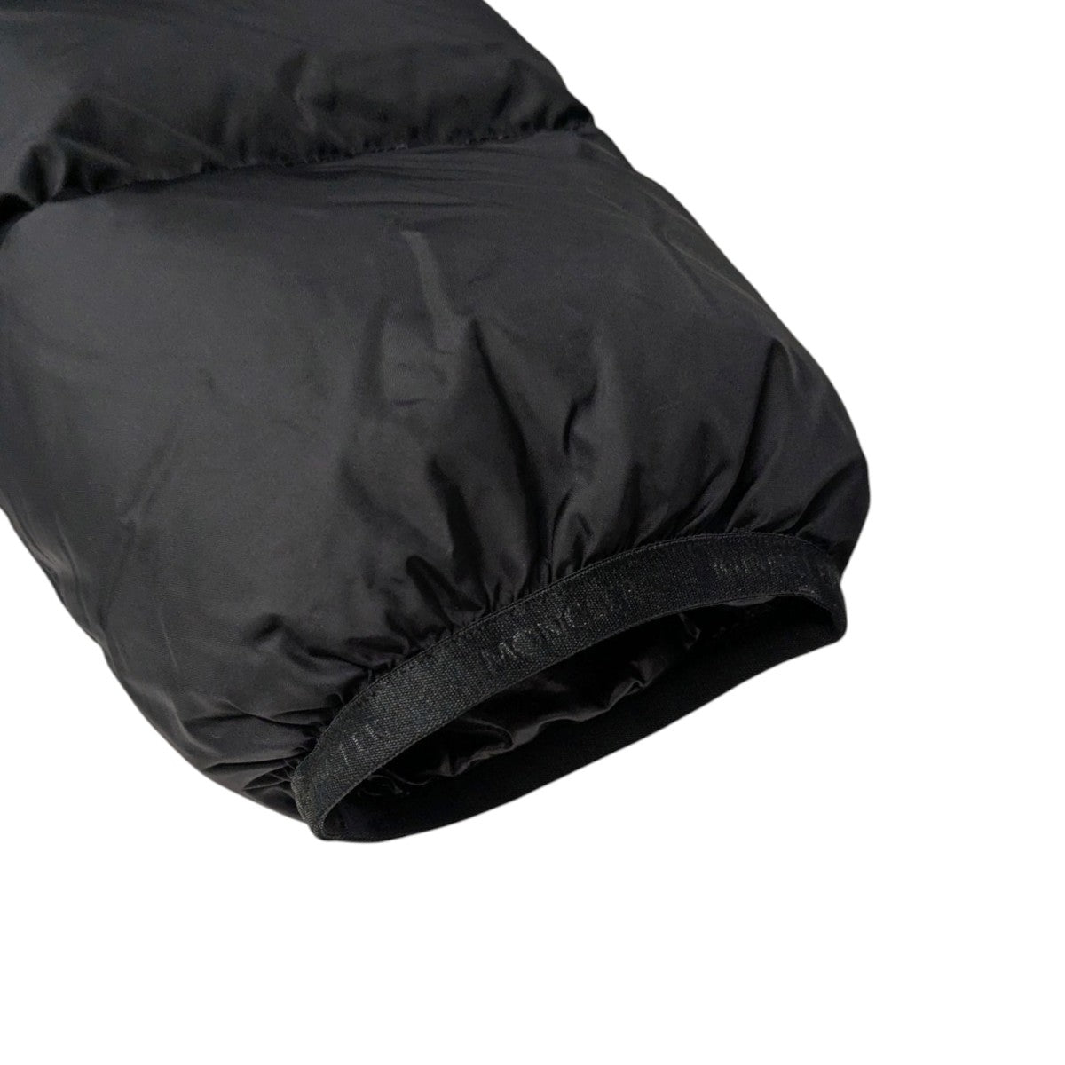 MONCLER(モンクレール) MONTCLAダウンジャケットE20914194385 C0300