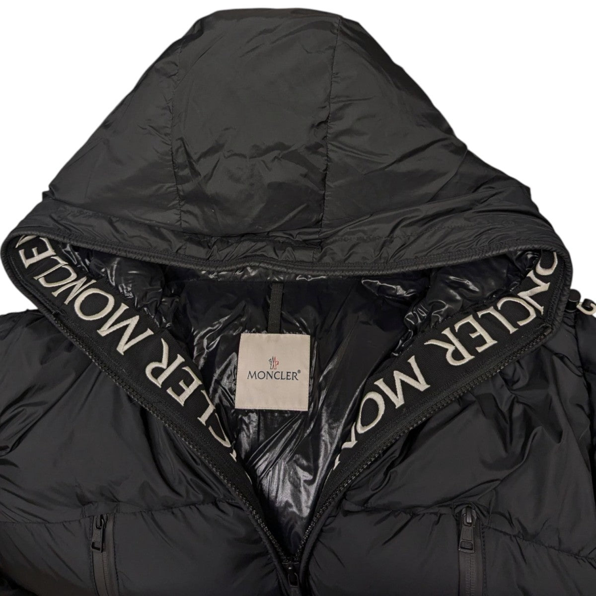 MONCLER(モンクレール) MONTCLAダウンジャケットE20914194385 C0300