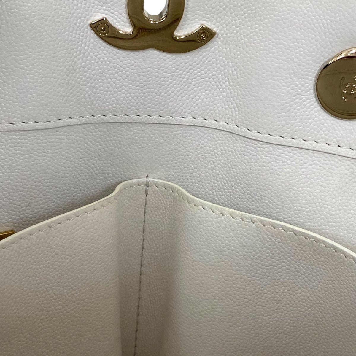 CHANEL(シャネル) キャビアスキン マトラッセ チェーントートバッグ 
