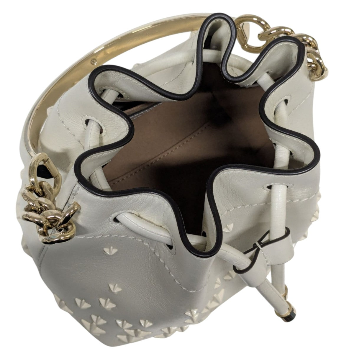 美品✨　JIMMY CHOO ジミーチュウ　ミュール　カーフ　レザー　スタッズ JIMMY CHOO(ジミーチュウ) スタースタッズ付き Latte カーフ
