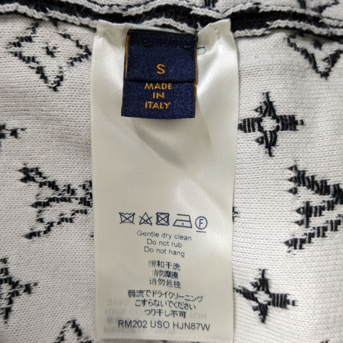 美品✨ルイヴィトン　カシミヤ100％　ニット　Vネック　バルーン袖　ブラック 美品✨ルイヴィトンカシミヤ100％ニットVネックバルーン袖ブラック
