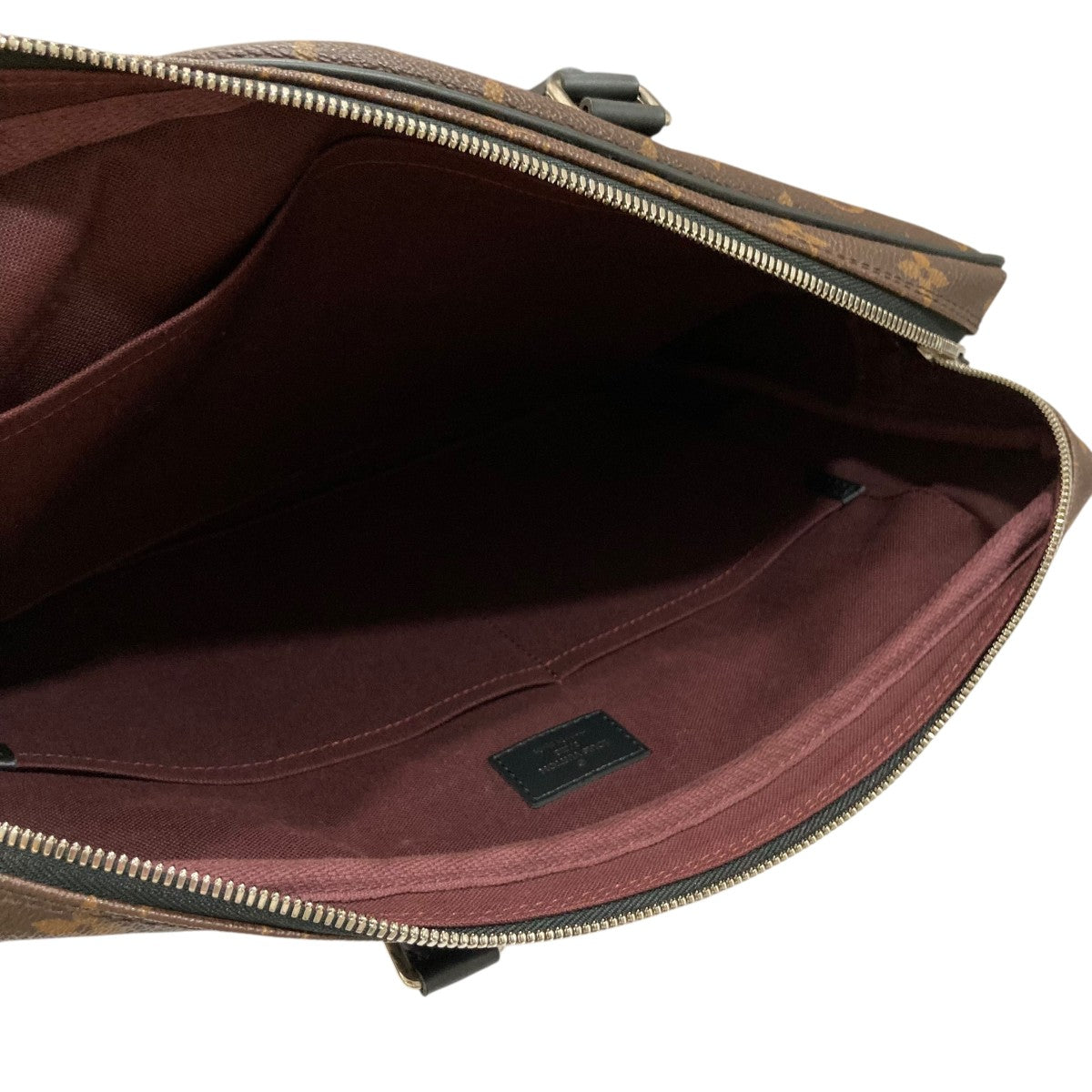 LOUIS VUITTON(ルイヴィトン) ポルトドキュマンヴォワヤージュPM