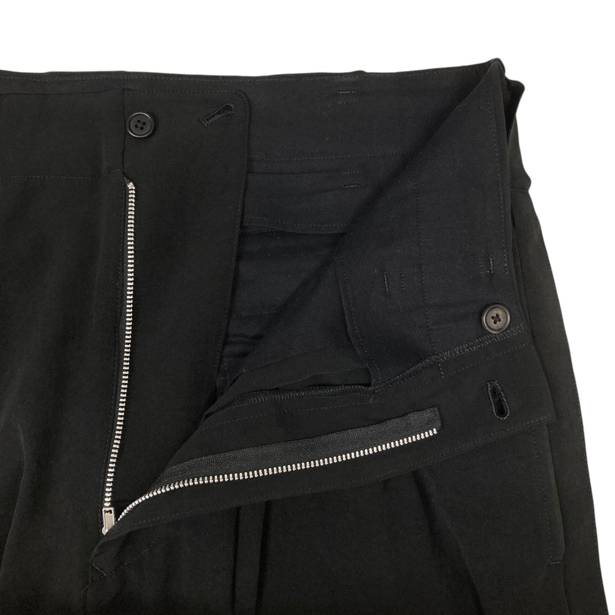 ヨウジヤマモト スラックス s'yte(サイトヨウジヤマモト) CREPE DE CHINE 3-PLEATED WIDE