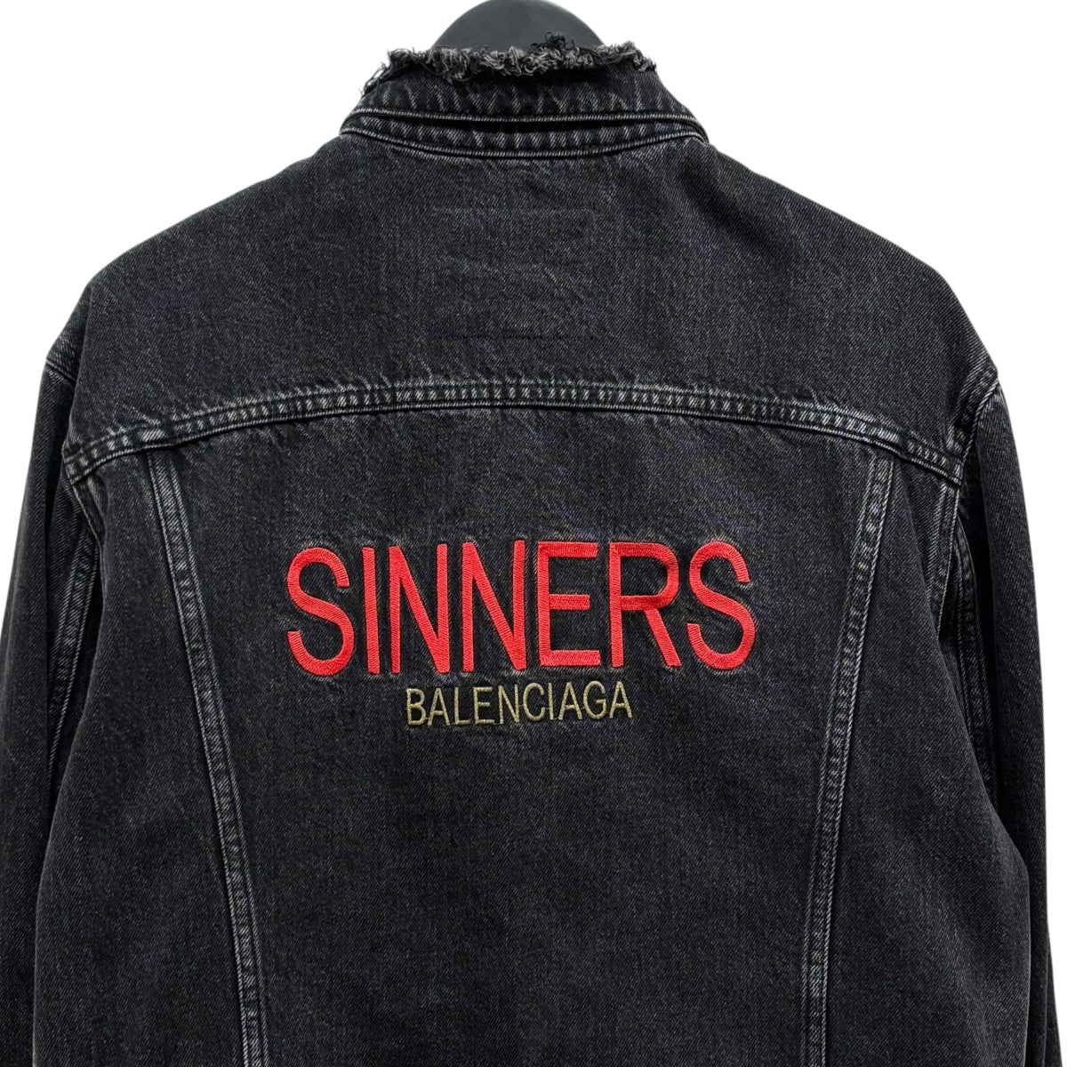 バレンシアガ　デニムジャケット BALENCIAGA(バレンシアガ) SINNERS刺繍ダメージ加工デニム