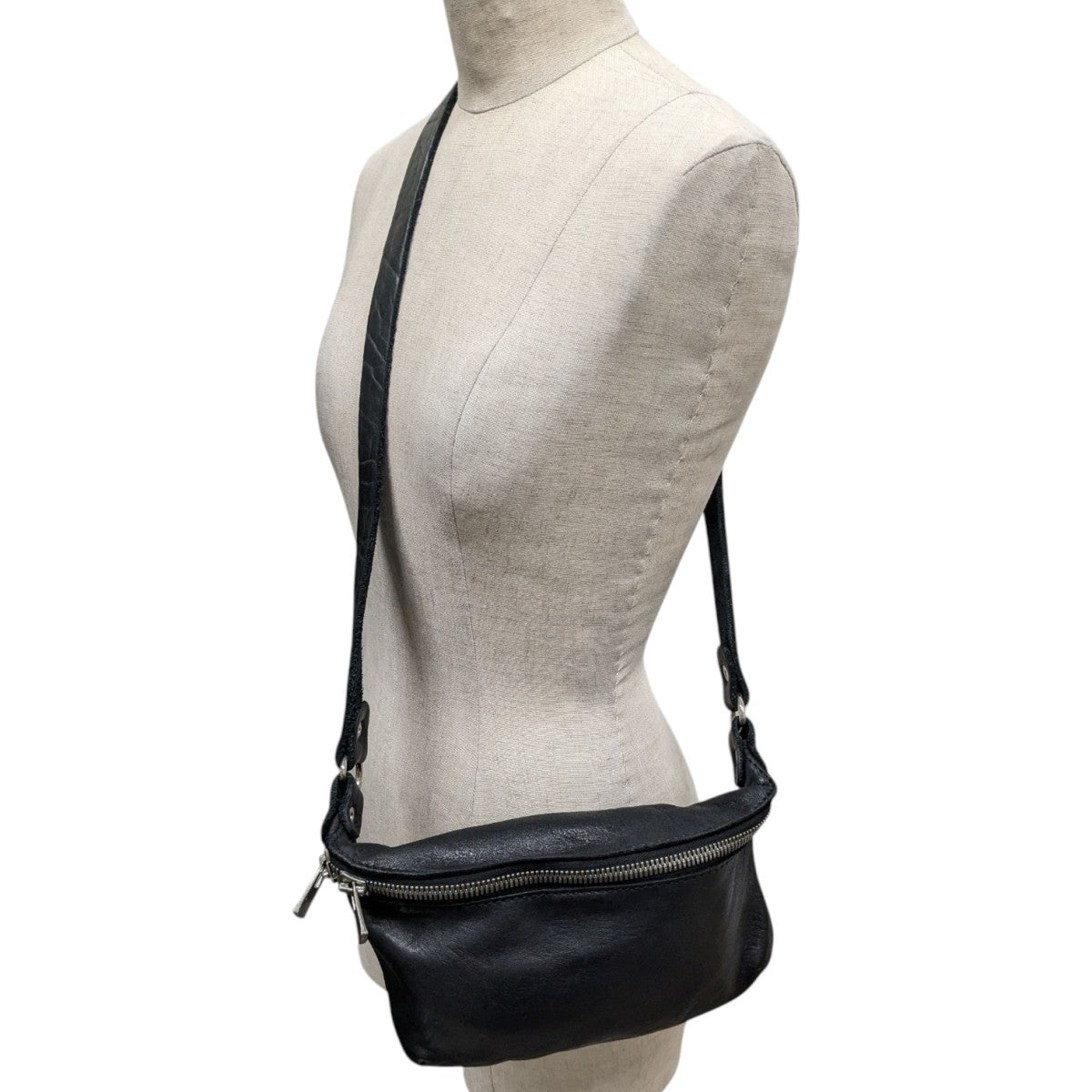 GUIDI BV06 Small Fanny Bag ボディバッグ 楽天市場】GUIDI グイディ BV06 soft horse full grain SMALL