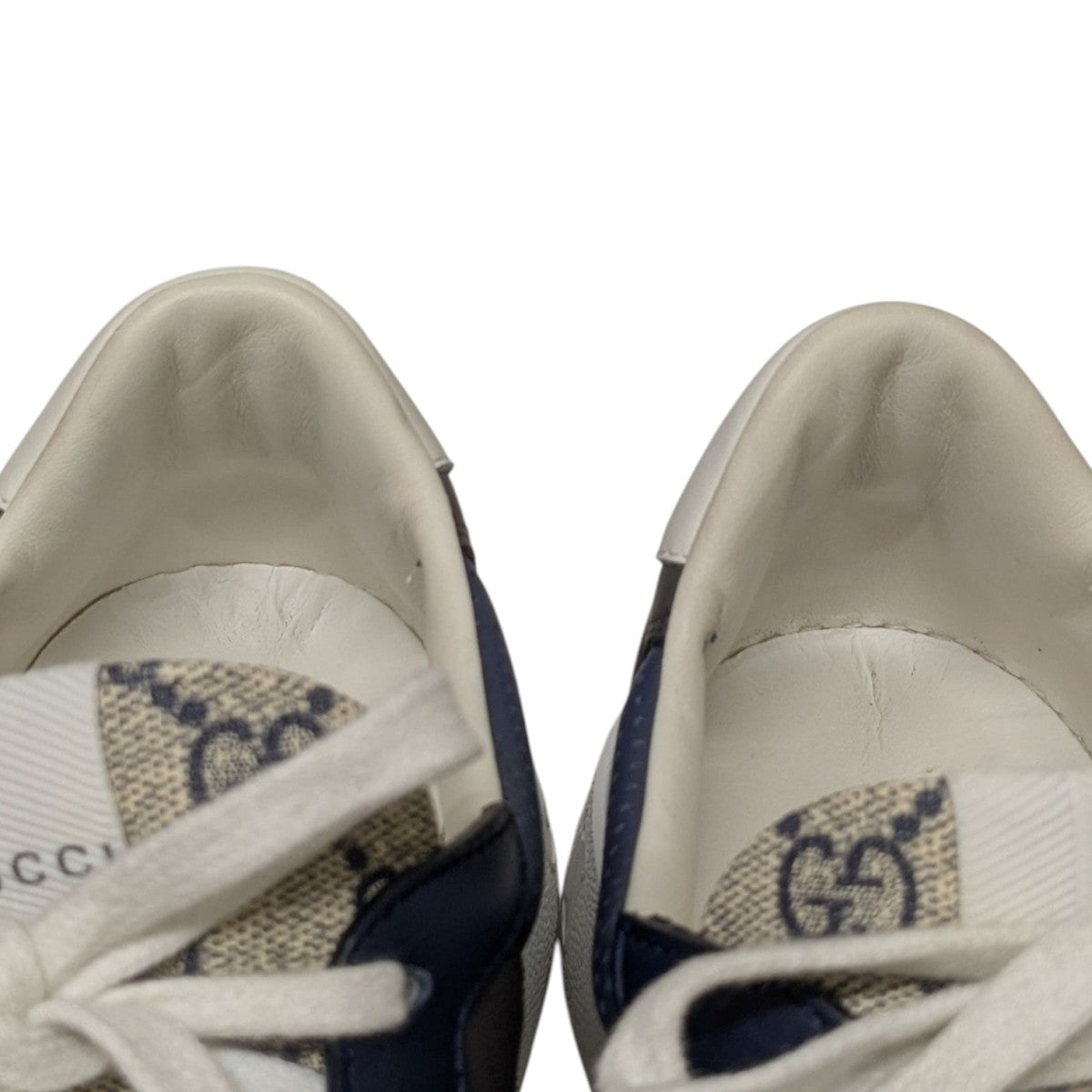 GUCCI(グッチ) GGエンボスレザースニーカー669582 669582