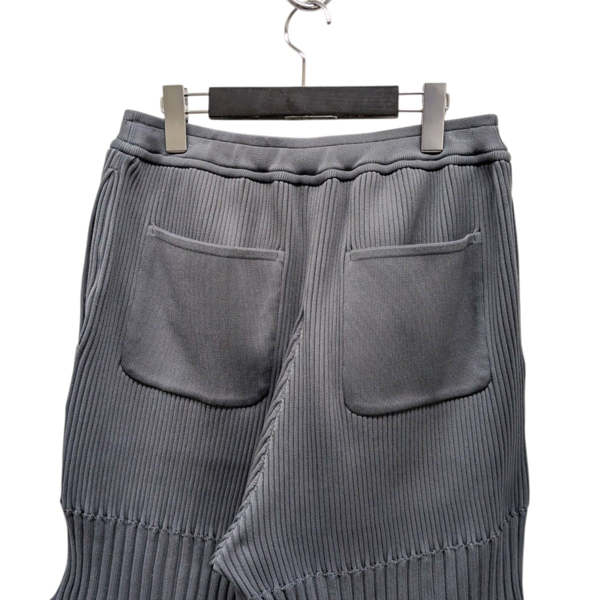 パンツ CFCL FLUTED TAPERED PANTS FLUTED TAPERED PANTS