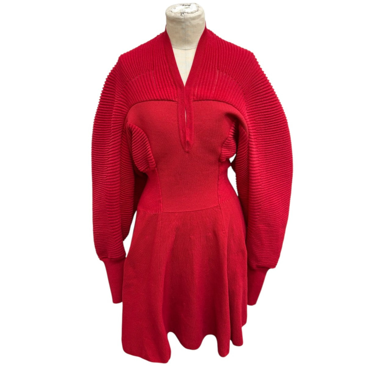 mame kurogouchi 25SSCurved Sleeve Knitted DressワンピースMM25SS-KN065 古着・中古-1枚目のアイテム画像