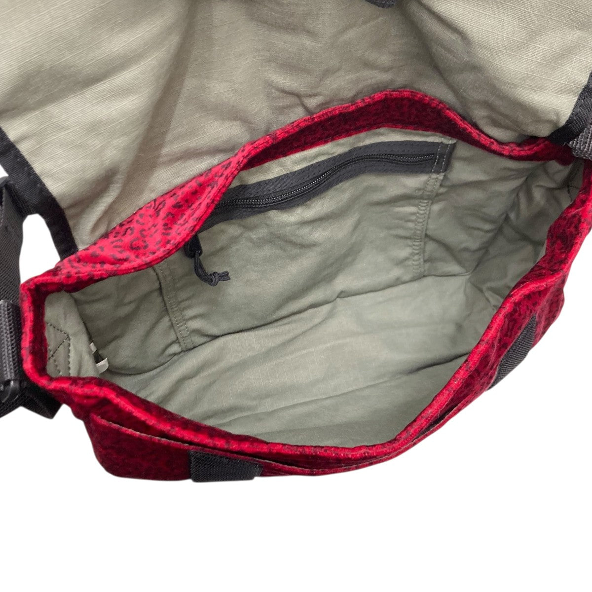 Supreme(シュプリーム) Velvet Small Messenger Bagアニマル柄