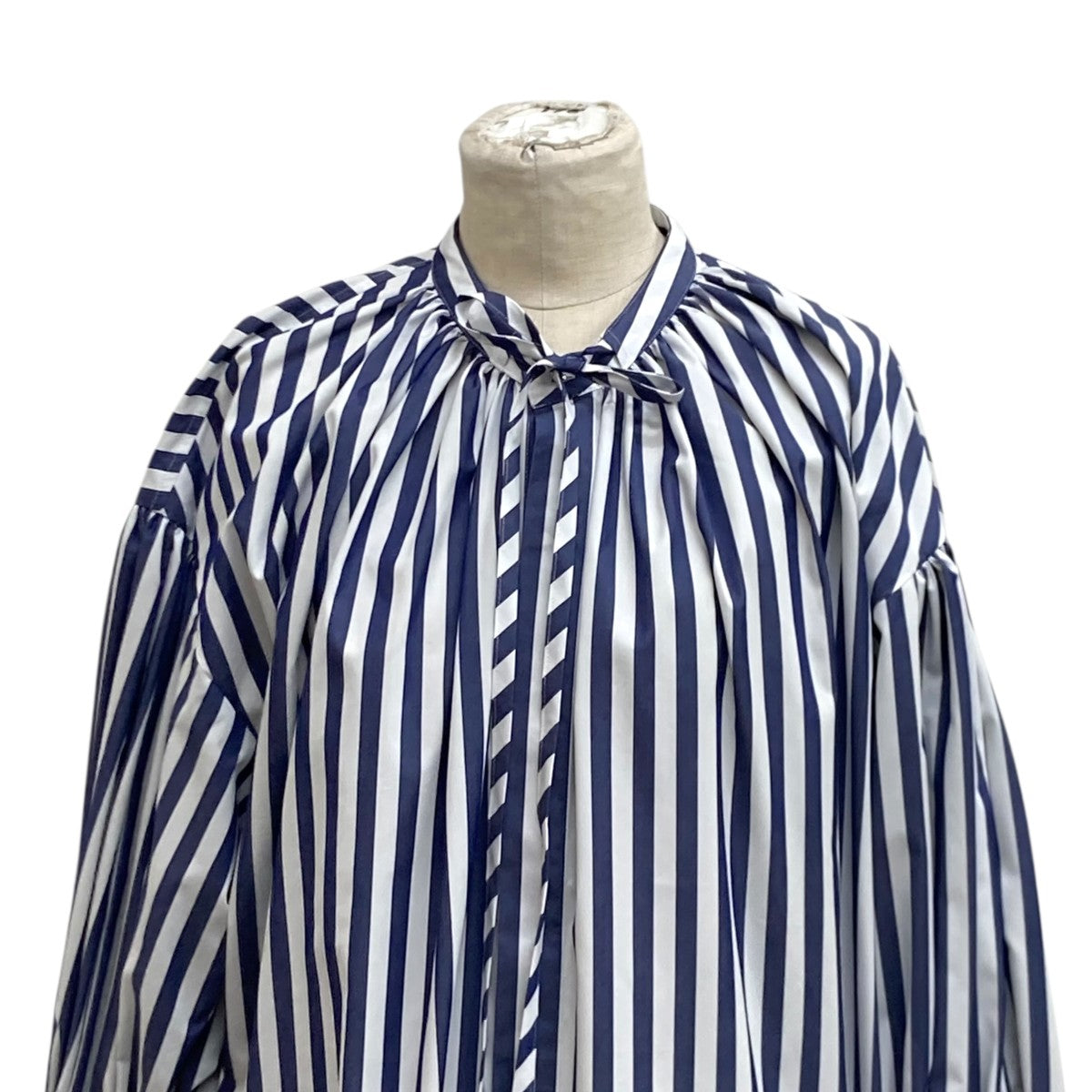 HYKE BALLOON SLEEVE GATHERED BLUE STRIPE DRESSワンピース26006 古着・中古-3枚目のアイテム画像