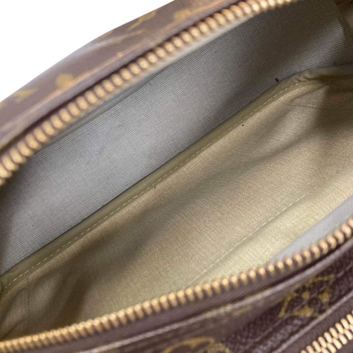 LOUIS VUITTON(ルイヴィトン) モノグラム リポーターPMショルダー